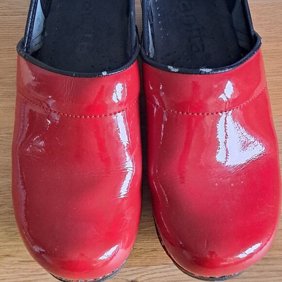 Sanita Pro Piper Women’s 6.5 7 US EU 37 Red Dye Patent Clogs Comfort - Picture 3 of 12